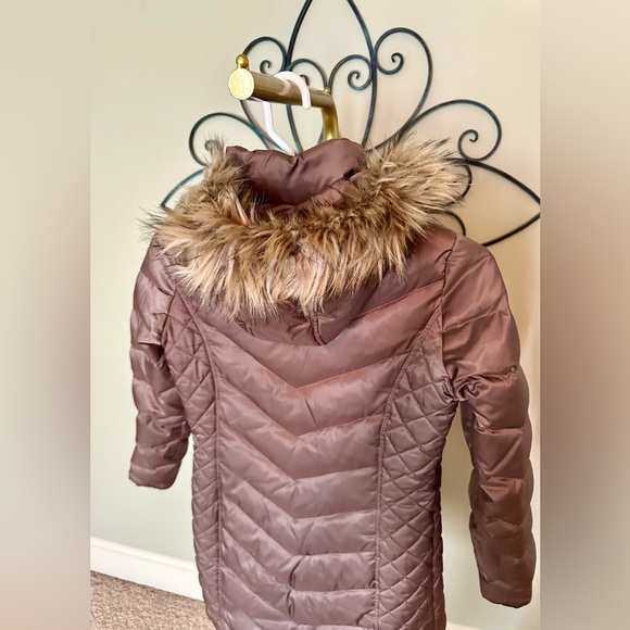 Kenneth Cole Reaction Women’s Faux-Fur-Trim Hooded Puffer Coat - Picture 4 of 6